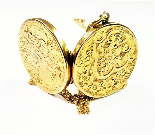 Vintagecompacts's tweet photo. https://t.co/lInwESiPrG #jewellery #jewelryaddict #goldlocket #Locket #necklace #anniversarygift #anniversary #giftforher @Vintagecompacts https://t.co/t7EuT4mnnc