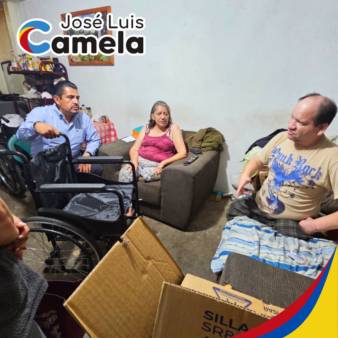 JoseLCamela's tweet photo. Entregamos dos sillas de ruedas a quienes las necesitaban. Estoy agradecido por la generosidad y solidaridad de nuestra comunidad. 

Sigamos trabajando juntos para hacer de nuestra ciudad un lugar más inclusivo y apoyar a quienes más lo necesitan. 
#Cuautlancingo https://t.co/ucZeF85qod