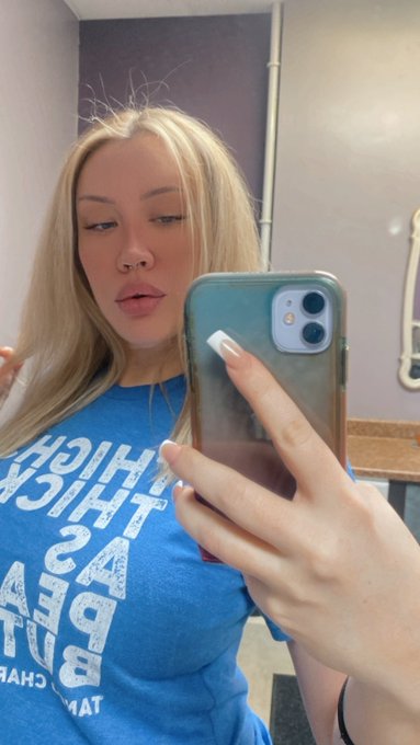 Just got my hair done. Am I your pretty girl? Follow me on all platforms to see more #facebookdown #beautifulgirl<a href="/tag/model"class="tags"><span>#model</span></a><a href="/tag/texas"class="tags"><span>#texas</span></a><a href="/tag/follow"class="tags"><span>#follow</span></a><a href="/tag/lips"class="tags"><span>#lips</span></a><a href="/tag/thick"class="tags"><span>#thick</span></a><a href="/tag/single"class="tags"><span>#single</span></a><a href="/tag/beautifulgirl"class="tags"><span>#beautifulgirl</span></a>