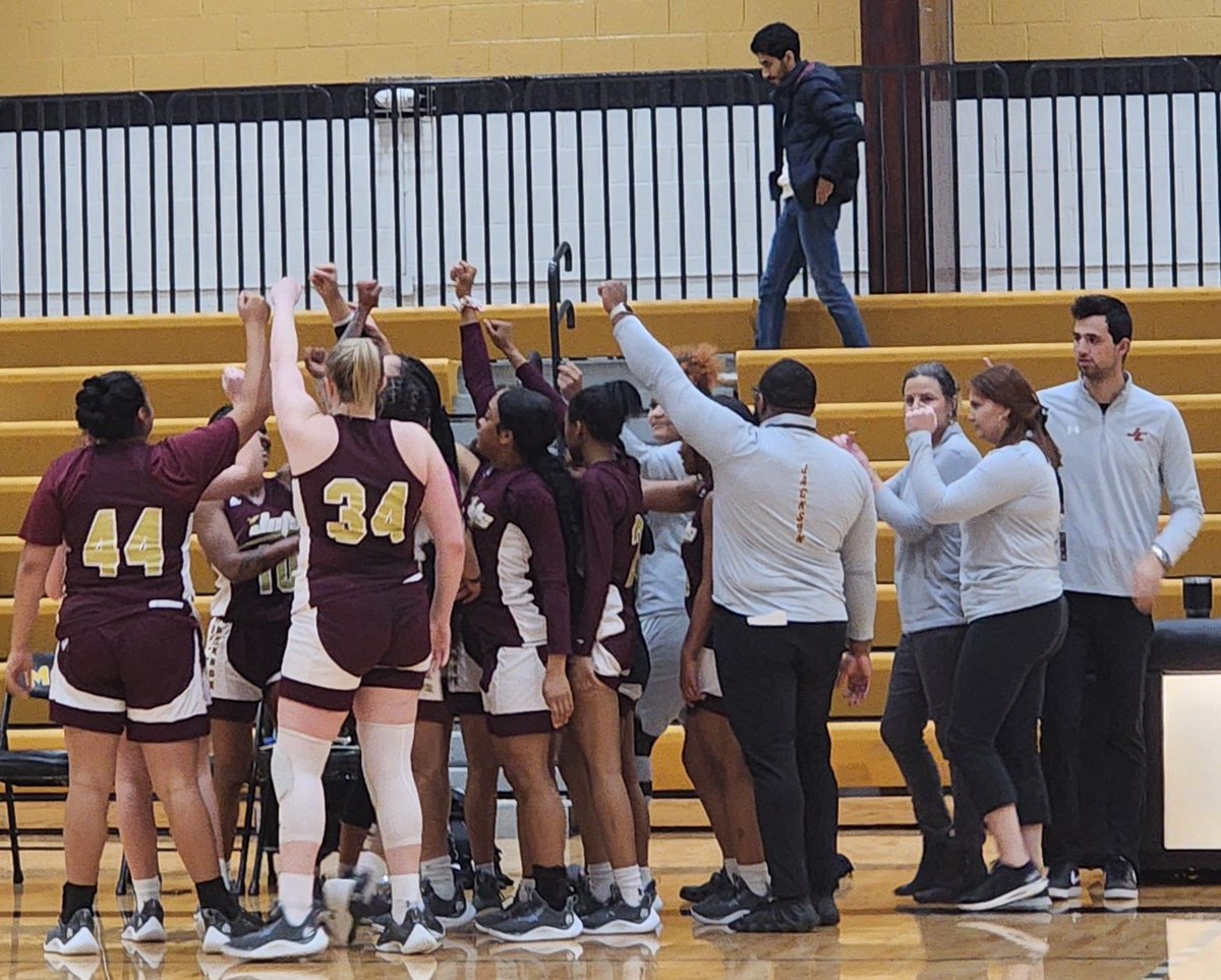 BammAmanda's tweet photo. Great job Jets with another big win! These girls played tough and together! Love watching them. Zoie ended with 24 pts, 12 reb, and 4 blocks 👊 🏀 They play again this Sat at 11am against LCC 
@ZoandriaB @CoachColeCC https://t.co/TbQKpqHfgT
