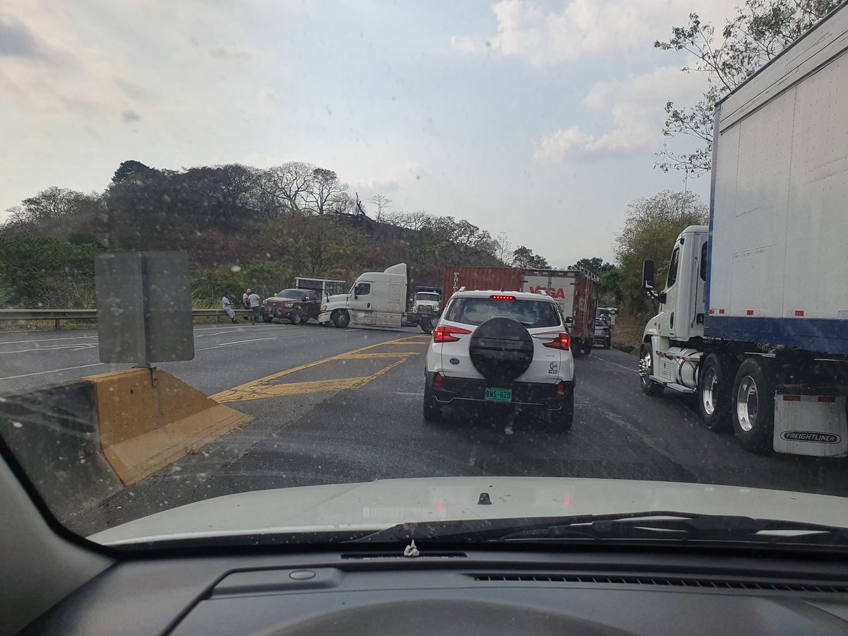 NatillaCR's tweet photo. #transitocr #traficocr sentido sjo sta ana .... salgan x ciudad colon o esperen la venida del Señorsh https://t.co/0ABwDfoQu7