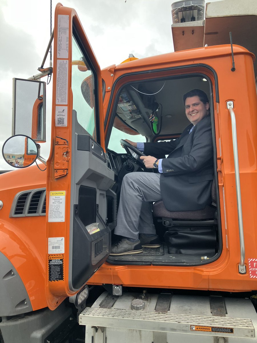 andypierucciUT's tweet image. Thanks @CarlosUDOT for the chance to hop in the cab of a @UtahDOT snowplow today! Grateful for the work of snowplow drivers across the state of Utah. Whether they are @RivertonUtahGov drivers or @UtahDOT drivers, they are making a difference in our communities. #Transportation