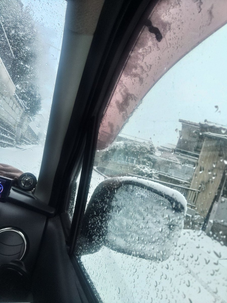 eightballisdead's tweet photo. また雪… https://t.co/zVUH6FYPpr