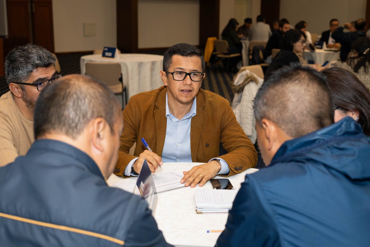 utplinvestiga's tweet photo. 🚀 Nuestros #InvestigadoresUTPL consolidan 8 #ProgramasInstitucionales para potenciar la investigación, innovación y vinculación.
Partiendo de la identificación de actores estratégicos, construimos un camino hacia el progreso y la colaboración.💡🤝 https://t.co/VtgwQFiSXA
