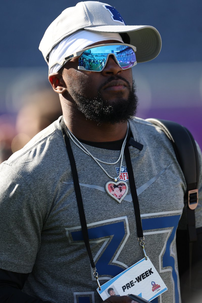 fuck it, i'm giving away a free jaylon johnson jersey. 

to enter, simply like this tweet and follow <a href="/bfr_pod/">Bears Film Room</a> and myself.

will dm a winner next friday to get size and mailing address etc. -- good luck! 🐻⬇️