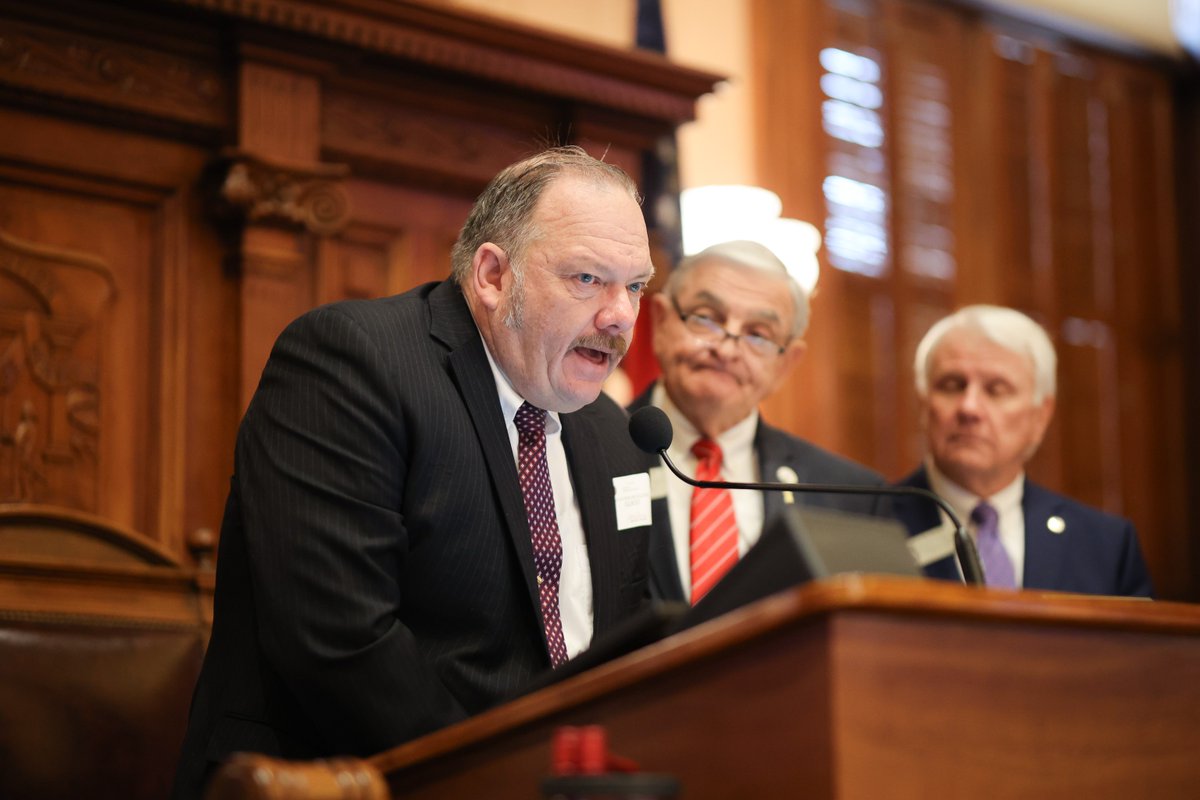 CSO Christopher Burke of the Middle Judicial Circuit was recognized by Rep. Danny Mathis and the State House as our Department's 2023 Officer of the Year! We are very proud of you and grateful for your commitment to public safety.