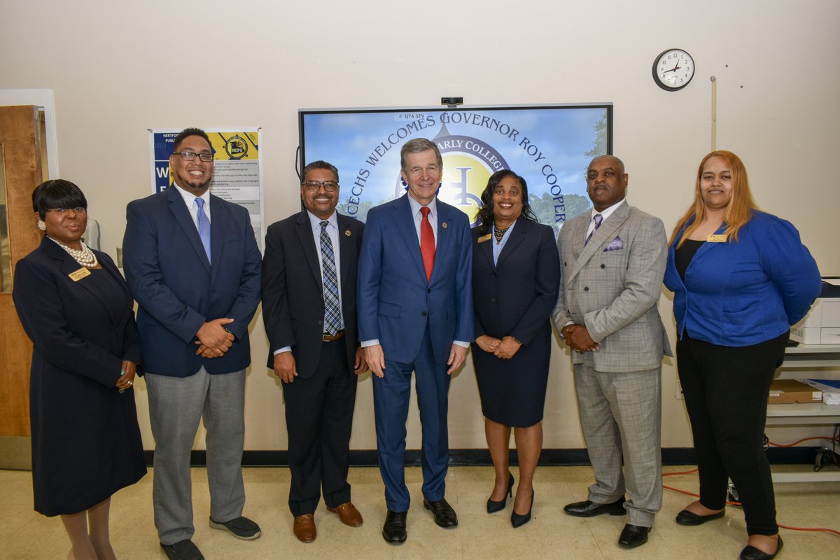 RoanokeChowanCC's tweet photo. Today, Governor Roy Cooper visited our campus to visit Hertford County Early College as part of “The Year of Public Schools” education tour. Governor Cooper highlighted the importance of building connections and strengthening the future of education in NC!
#DiscoverRCCC https://t.co/CUSPHF7zhX