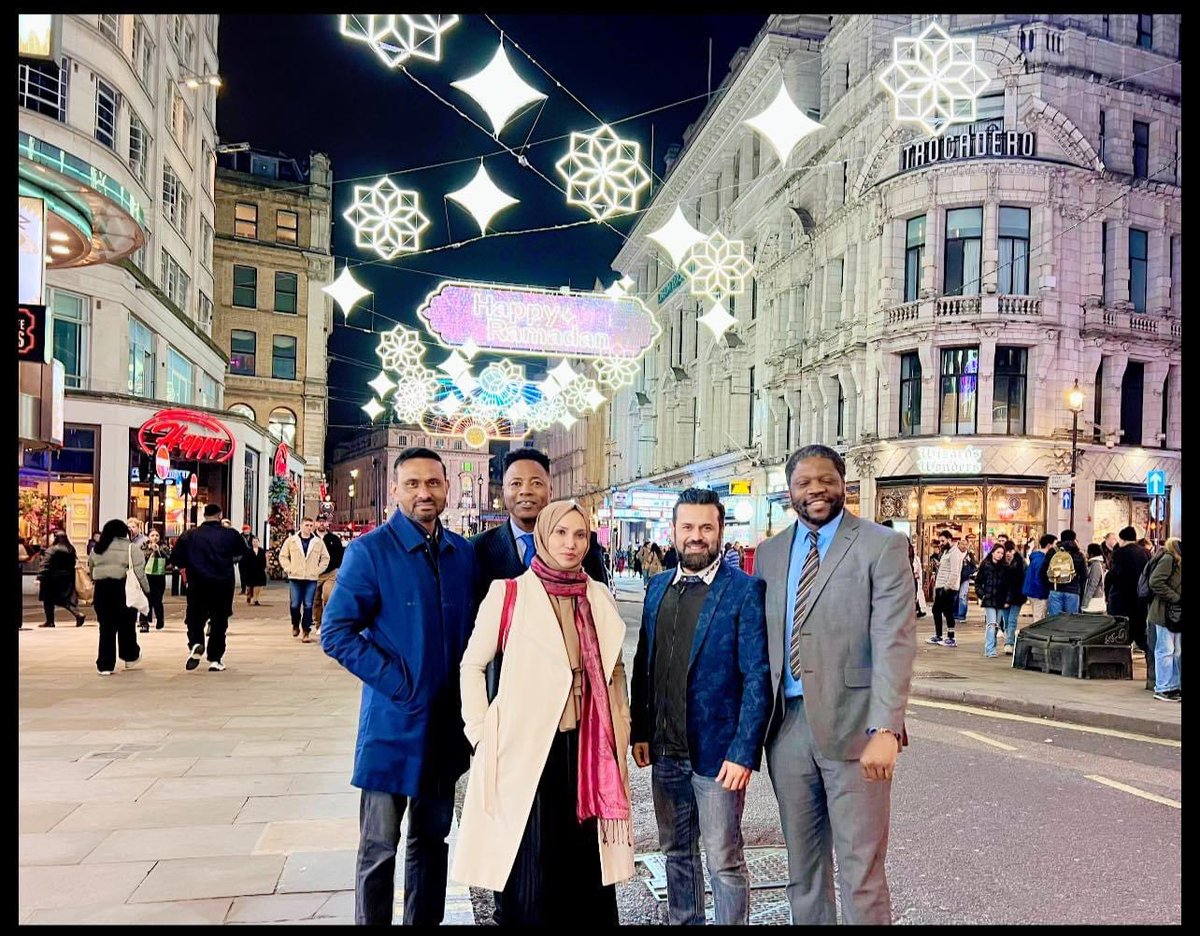 Leicester Square London with @THLDs @RabinaKhan @LibDems @LDCRE1 @ukonu_obasi @LondonLibDems #Ramadan2024 lights on.. @AzizzFoundation we thank you for our invitations🙏🏿🙏🏿
