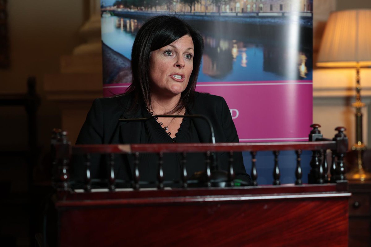 TheBarofIreland's tweet image. Our guest of honour, @NoLimbsNoLimits Joanne O'Riordan; Sara Phelan SC Chair, &amp;amp; Tracy Ennis Faherty BL lead on our #InspireInclusion message: that the goal towards diversity must be a value of the professions!