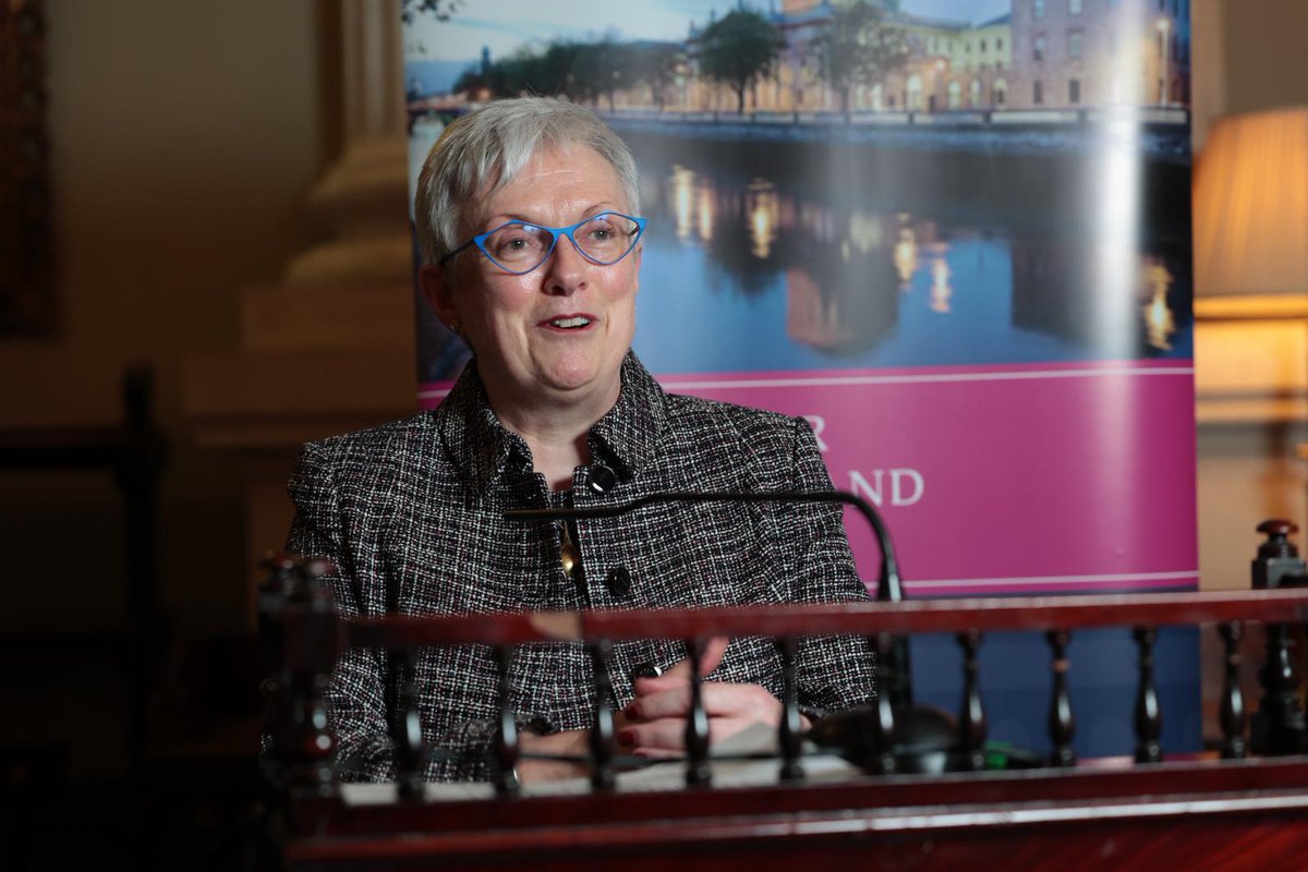 TheBarofIreland's tweet image. Our guest of honour, @NoLimbsNoLimits Joanne O'Riordan; Sara Phelan SC Chair, &amp;amp; Tracy Ennis Faherty BL lead on our #InspireInclusion message: that the goal towards diversity must be a value of the professions!