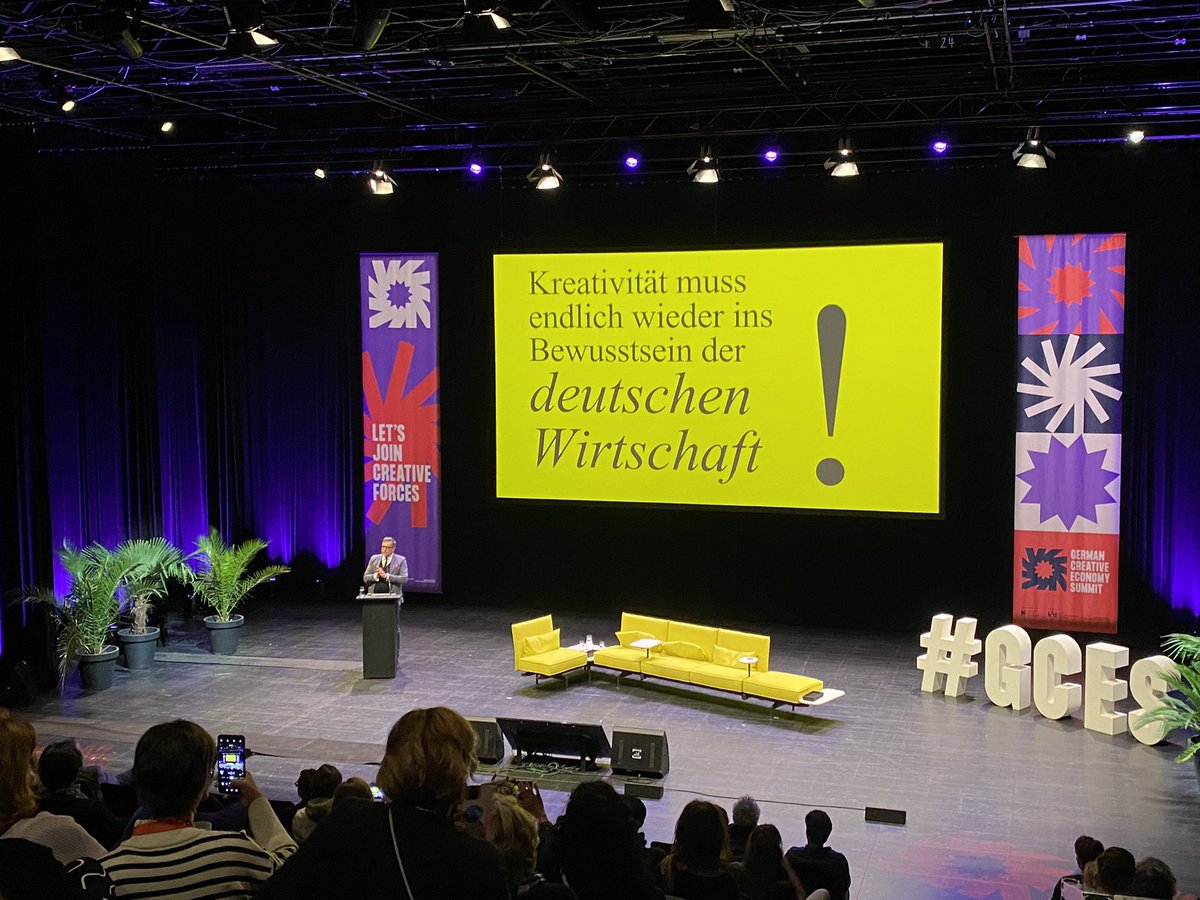 MatthiasARauch's tweet photo. Vielen Dank an die Kolleg*innen der @HamburgKreativ für diesen wunderbaren ersten German Creative Economy Summit mit zahlreichen hervorragenden Inputs &amp; Panel-Diskussionen. Ohne die #Kultur- und Kreativwirtschaft sind die großen Transformationen nicht zu haben. @BastianLange https://t.co/nWuq6qlVdd