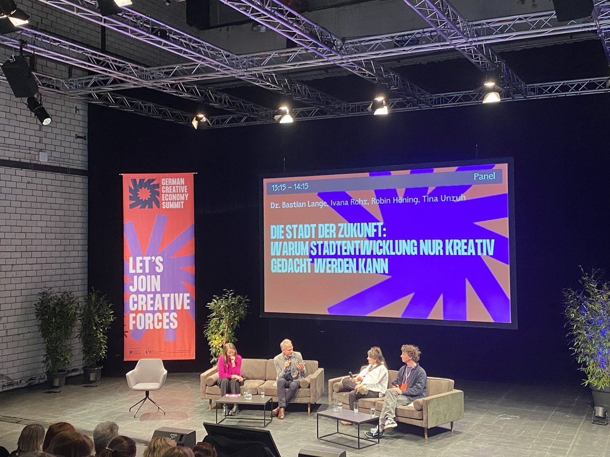 MatthiasARauch's tweet photo. Vielen Dank an die Kolleg*innen der @HamburgKreativ für diesen wunderbaren ersten German Creative Economy Summit mit zahlreichen hervorragenden Inputs &amp; Panel-Diskussionen. Ohne die #Kultur- und Kreativwirtschaft sind die großen Transformationen nicht zu haben. @BastianLange https://t.co/nWuq6qlVdd