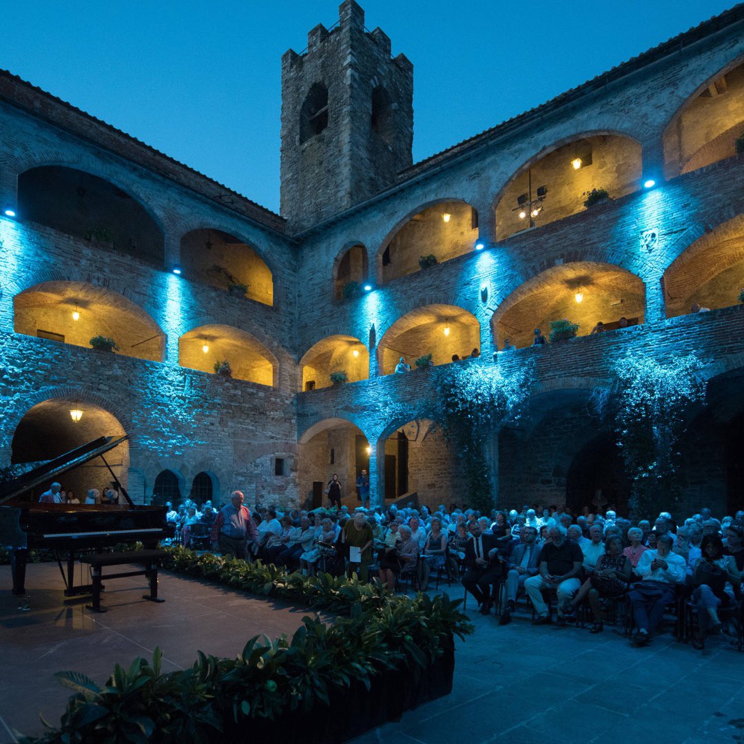 TrasimenoMusic's tweet image. 🔥Vi aspettiamo in Umbria per la 𝟏𝟗𝐚 𝐞𝐝𝐢𝐳𝐢𝐨𝐧𝐞 𝐝𝐞𝐥 𝐓𝐫𝐚𝐬𝐢𝐦𝐞𝐧𝐨 𝐌𝐮𝐬𝐢𝐜 𝐅𝐞𝐬𝐭𝐢𝐯𝐚𝐥, ideato e diretto dalla pianista canadese Angela Hewitt
✨
 Potrete visitare le città e i borghi dell'Umbria e godere delle sue bellezze 

Info👇
trasimenomusicfestival.com