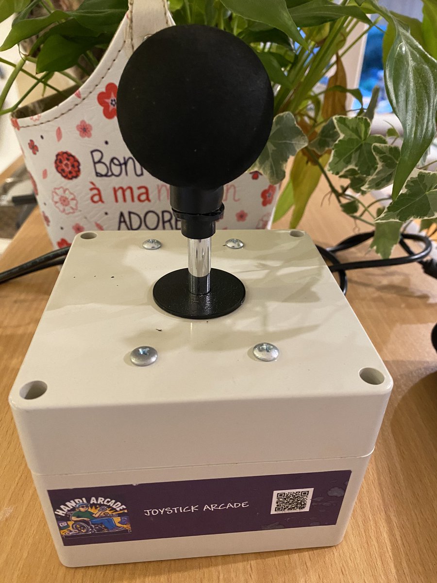 HandiArcade's tweet image. Ce soir, teste de notre joystick arcade avec connexion jack pour PS Access et Xac, et surtout tester notre boule à visser pour joystick.

#psaccess #xac #handicap #TousGamers 
@microsoftfrance @PlayStationFR