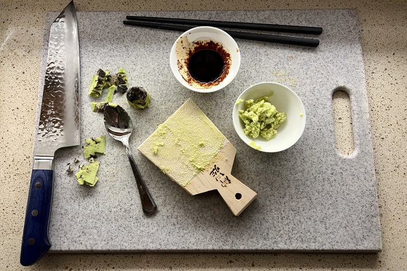FlySilverAir's tweet photo. 🌱 Fresh wasabi alert! On her layover in Japan, one of our cabin crew members mastered the traditional art of making wasabi paste from scratch. Now, she’s bringing those skills and fresh flavors to the skies, spicing up our menu on the flight home. #CulinarySky #flysilverair https://t.co/qg6JRgwqp5