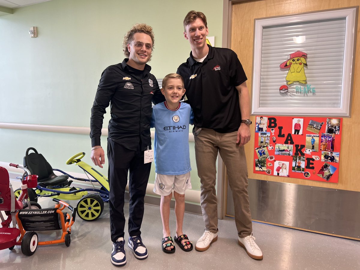 AJFoytRacing's tweet photo. It was a great start to #FirestoneGP weekend here @GPSTPETE with a visit to @AllChildrens to meet the awesome kids there through the @Racing_For_Kids program!
#INDYCAR | #RacingForKids https://t.co/kRnUFEGg8M