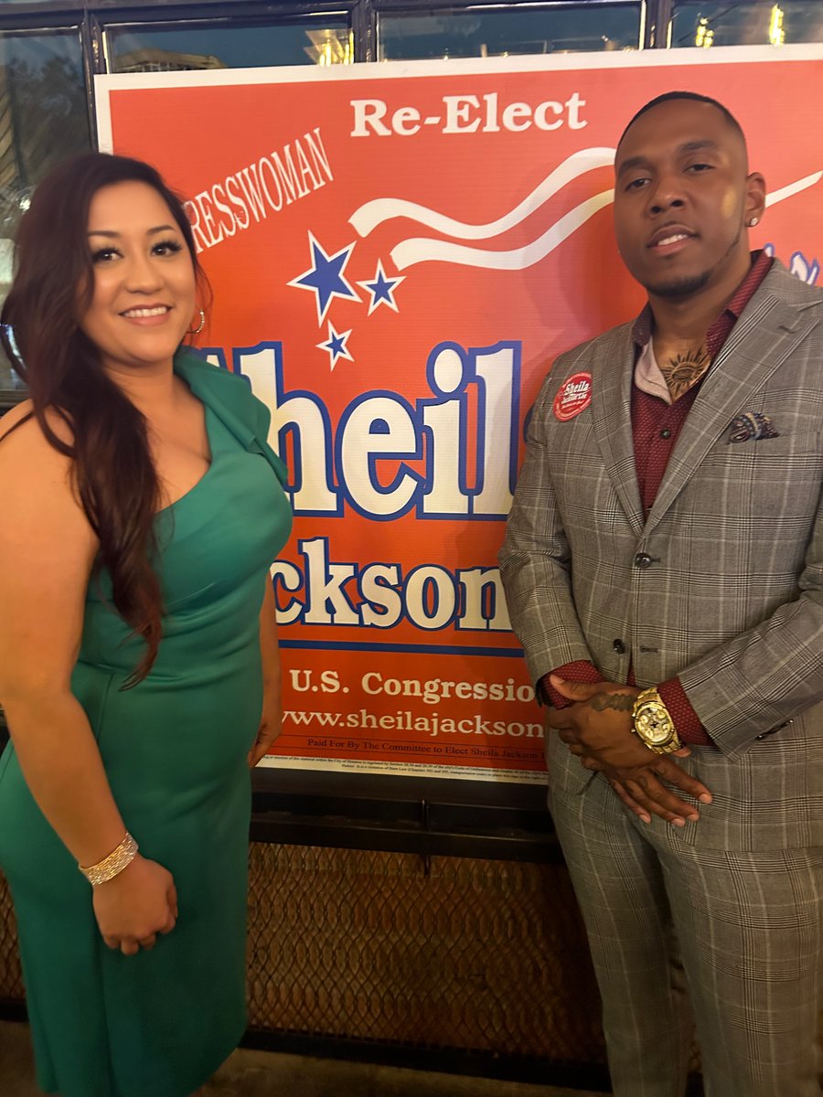 Congratulations Sheila Jackson Lee on your re-election! Local 551 and 2232 reps were on-site to support her victory.