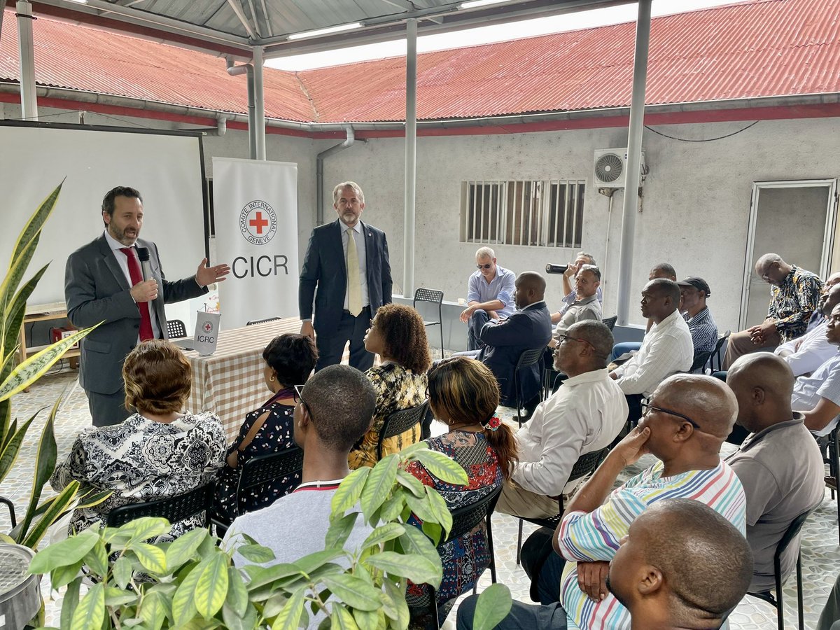 Inspiré et impressioné par nos collègues <a href="/CICR_fr/">CICR</a> en #RDCongo. Leur dévouement, leur détermination et leurs efforts font une réelle différence pour les communautés piégées par le conflit qui s’aggrave dans l’est.
Un grand merci du fond du cœur pour votre engagement sans faille.