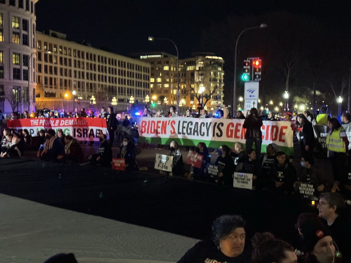 🚨BREAKING 🚨 While Genocide Joe gives his empty speech, HUNDREDS are outside the White House with the People’s Demands: 1. A permanent ceasefire now. 2. No more money to Israel. 3. Fund the peoples’ and planet’s needs—not genocide and militarism. #SOTU #DivestFromDeath