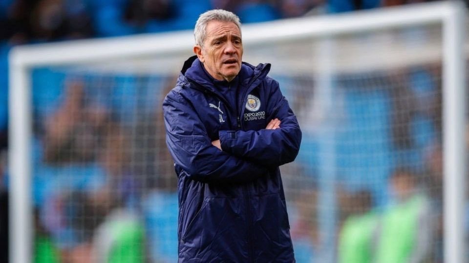 “Creo en la táctica al servicio del jugador, no creo en el jugador al servicio de la táctica. 
Los jugadores no son fichitas, sino que son hombres que juegan”

Juan Manuel Lillo