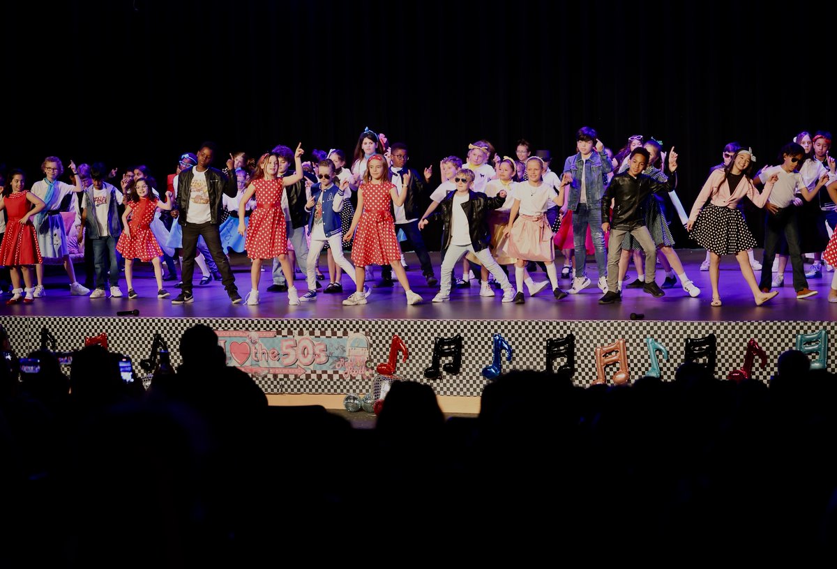 BISHouston's tweet image. Back to the 50's with #year5! Our #naeachievers are ready for the world stage! #BISHouston #showcase #createyourfuture #performingarts