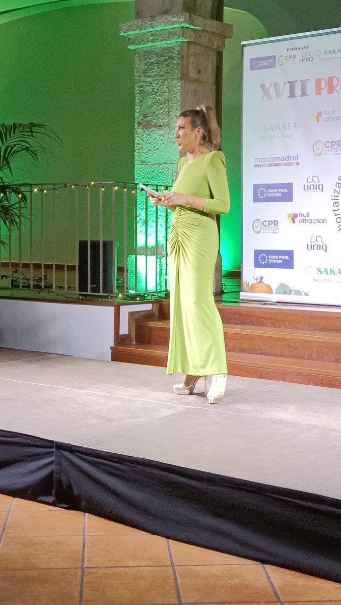 5aldiaspain's tweet photo. Este año tenemos a Mar Villalobos @villalobos_mar como maestra de ceremonias en la XVII Edición de los Premios #5aldía
Gracias a nuestros patrocinadores @europoolsystem @cpr_system 
@Grupo_UNIQ @Sakataseediberica y colaboradores @MERCAMADRID @FruitAttraction
#Premios5AD https://t.co/BclWhqsKZC