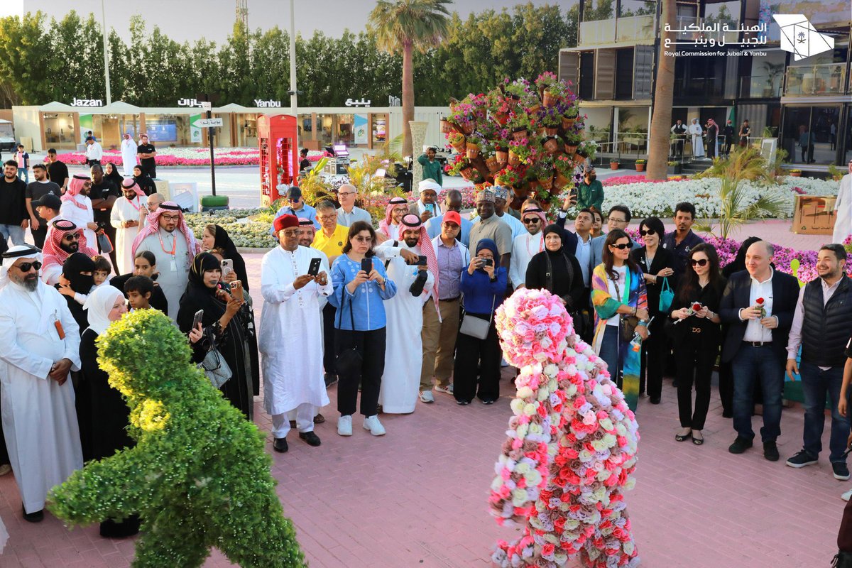 أحمد | ينبع الآن on X: "رؤساء البعثات القنصلية والدبلوماسية المعتمدين بمنطقة مكة المكرمة يزورون مهرجان الزهور والحدائق بينبع الصناعية https://t.co/8rQskbmA4s" / X