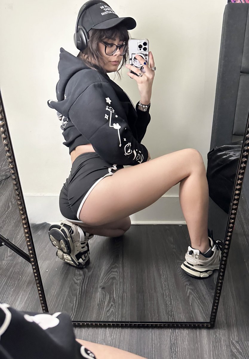 Kiyana tweet media