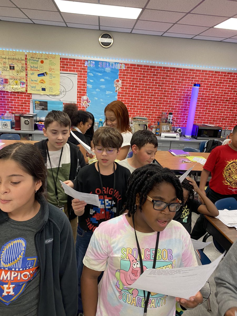 ddp4jc's tweet image. I’m excited to see skits and sing song about environments and ecosystems, way to go Mrs.Robin, thank you for making it fun! @Carter_AISD @STARS_902 @BakerDana2424 #inthework #ScienceRising #MyAldine