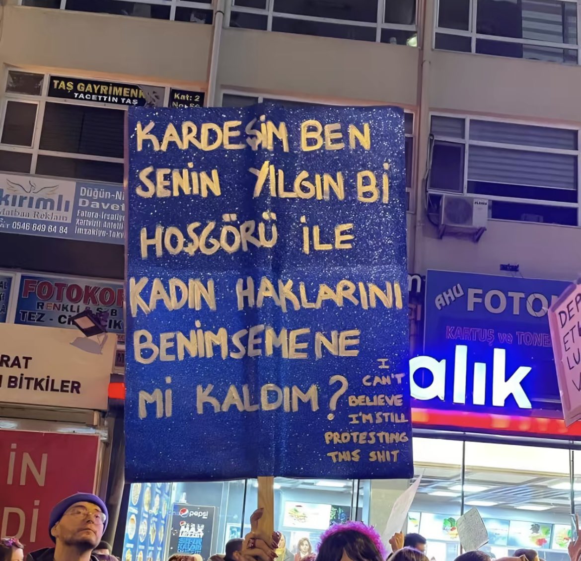 Kadınlar günümüz kutlu olsun