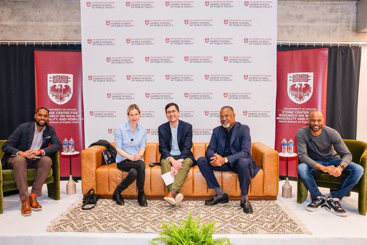 What did @bomani_jones, @nomadj1s, @ChicagoBooth’s @ProfNoto, @Princeton’s @ikuziemko & @Wharton’s @kenshropshire say about the “Wild West” of college sports at the Harris/@UCStoneCenter event? Read the story: har.rs/49HCP56 Watch the video: har.rs/3TqjgYr