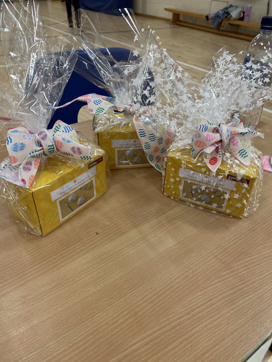 Thank you to everyone that came along tonight to our Spring Boogie 💃🕺 great turn out and even better dancing! We will confirm our fundraising total over the next couple of days! 
Thank you to all our fab volunteers and teachers that joined us too <a href="/HallglenPrimary/">Hallglen Primary School</a>