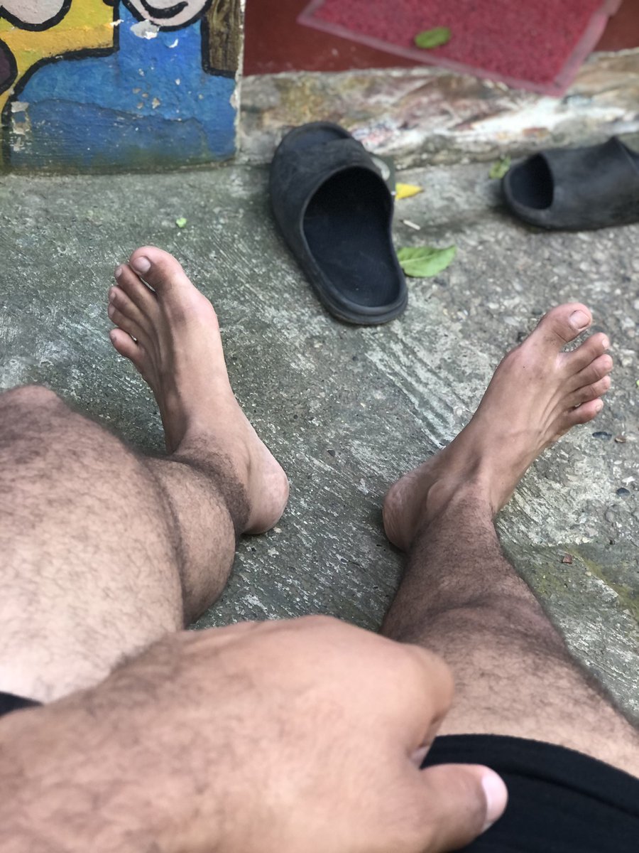 felix_este56804's tweet photo. #pies 🤩🤩🤗🔥 https://t.co/1PFKDnyHad