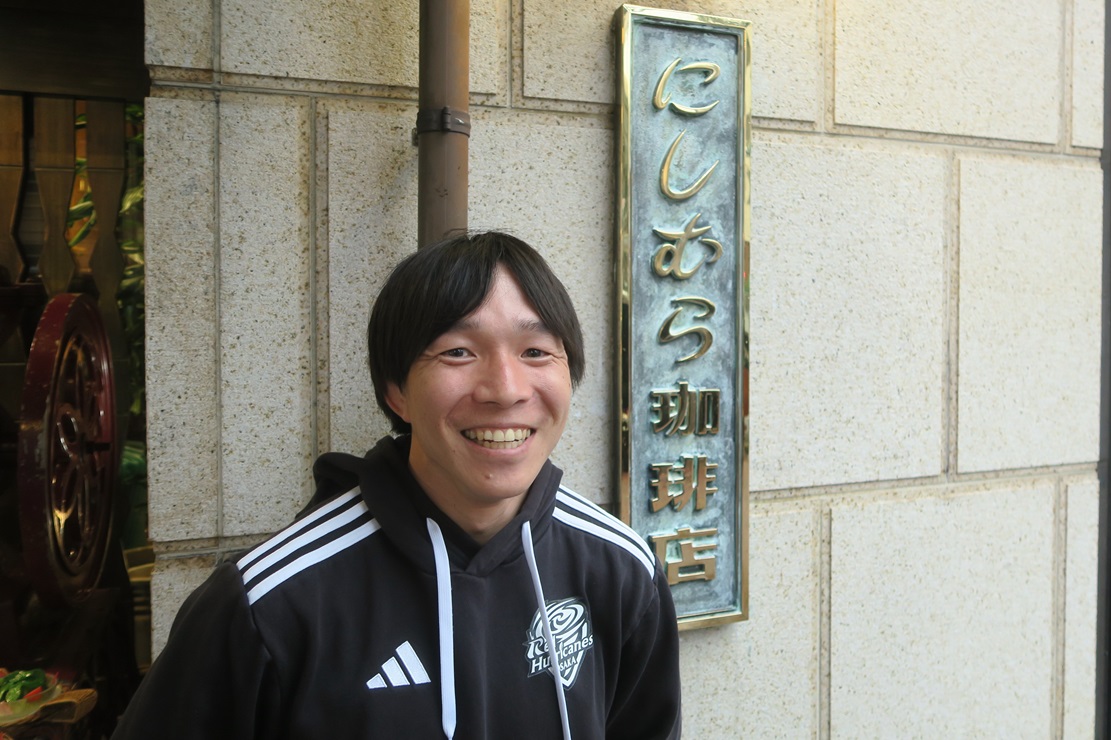 RUGBY_REPUBLIC's tweet photo. 【ラグリパWest】小さな元SH、大きな仕事。秦一平 [レッドハリケーンズ大阪／リクルーター]
https://t.co/PVboA18t1N
#ラグビー #ラグリパWest #レッドハリケーンズ大阪 https://t.co/yzxKIbSVaT