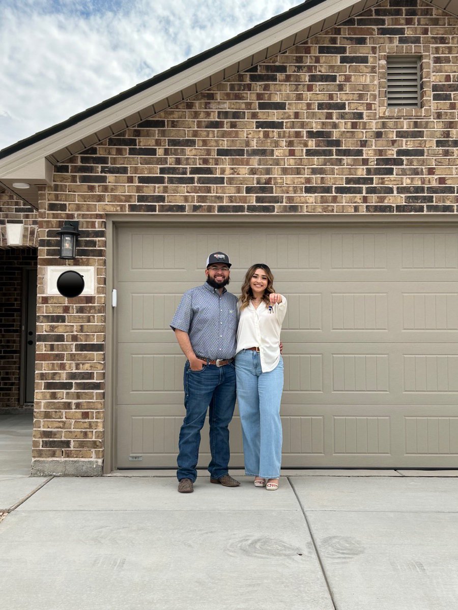 alaina_varela's tweet image. We are officially homeowners!!!!! All thanks to God!!!! So blessed to buy a house with love of my life!!! 🤍🤍