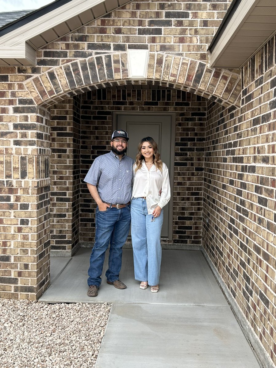 alaina_varela's tweet image. We are officially homeowners!!!!! All thanks to God!!!! So blessed to buy a house with love of my life!!! 🤍🤍