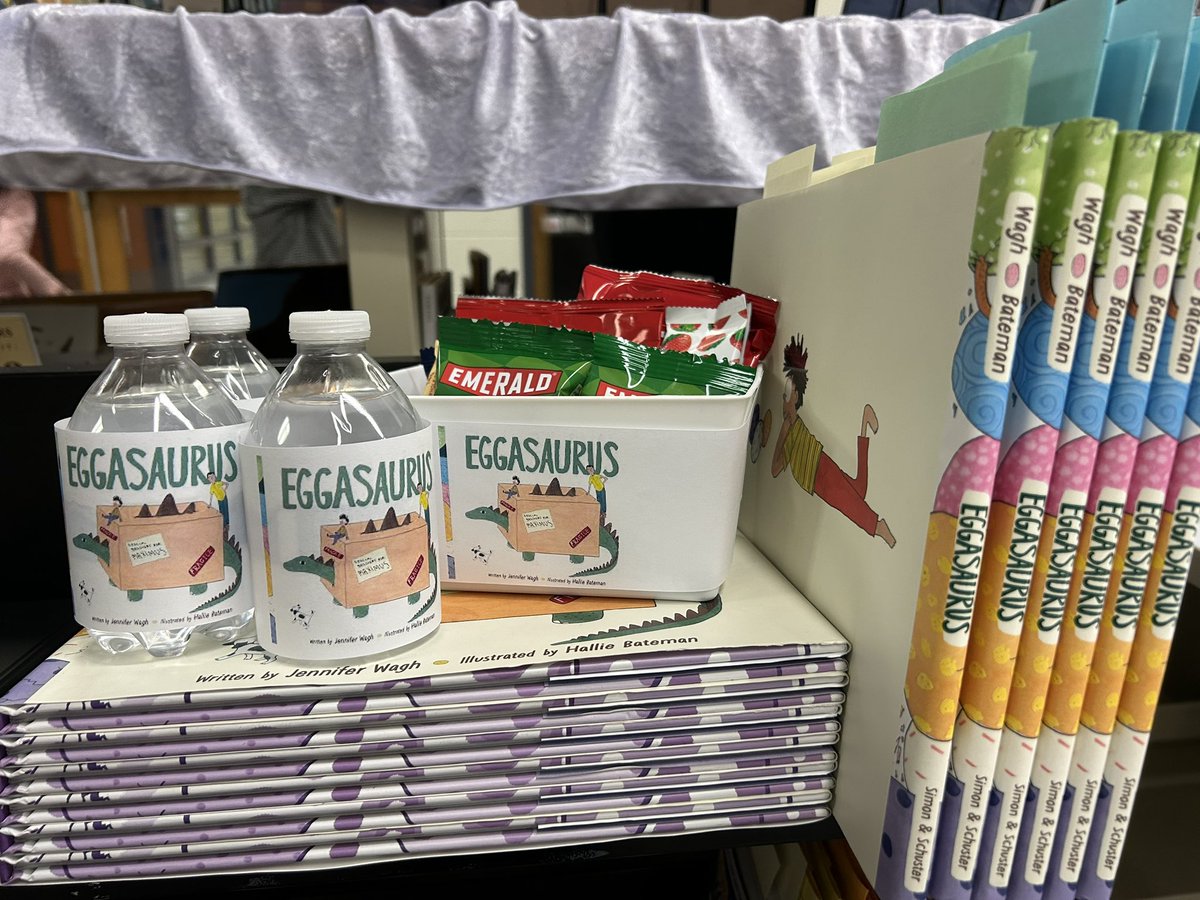The #grahamlmc was so pleased to welcome <a href="/JenniferWagh/">Jennifer Wagh</a> to speak with our Kindergarten classes! Fun times <a href="/GrahamElem204/">Graham Elementary School</a> <a href="/KWFalcons/">kwfalcons</a> @brookeauden We learned about authors, heard Eggasaurus, danced with egg shakers, and drew in our very own Dino journals.