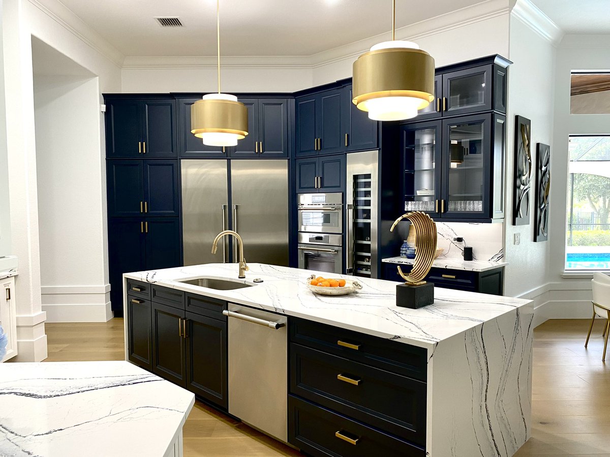 Just did a final walkthrough &amp; can’t stop staring at this completed project 🤩

#kitchendesign #kitchenremodel 
#HBAR