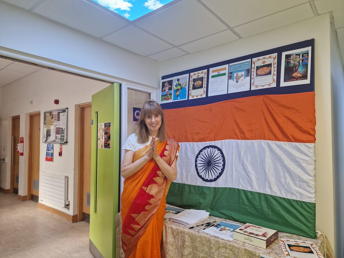 Anne Power,our @CUH_Cork Wellbeing Co-ordinator, graciously welcomed all staff with a heartfelt 'Namaste' during the Indian Cultural Fest. Namaste is a respectful greeting which  signifies “I bow to the divine spark within you '. @CuhStaffWell @AMGalvinCUH  @HSEvalues