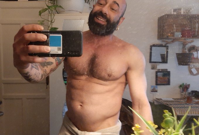 A la ducha 🚿 https://t.co/cqvGrWcCSo