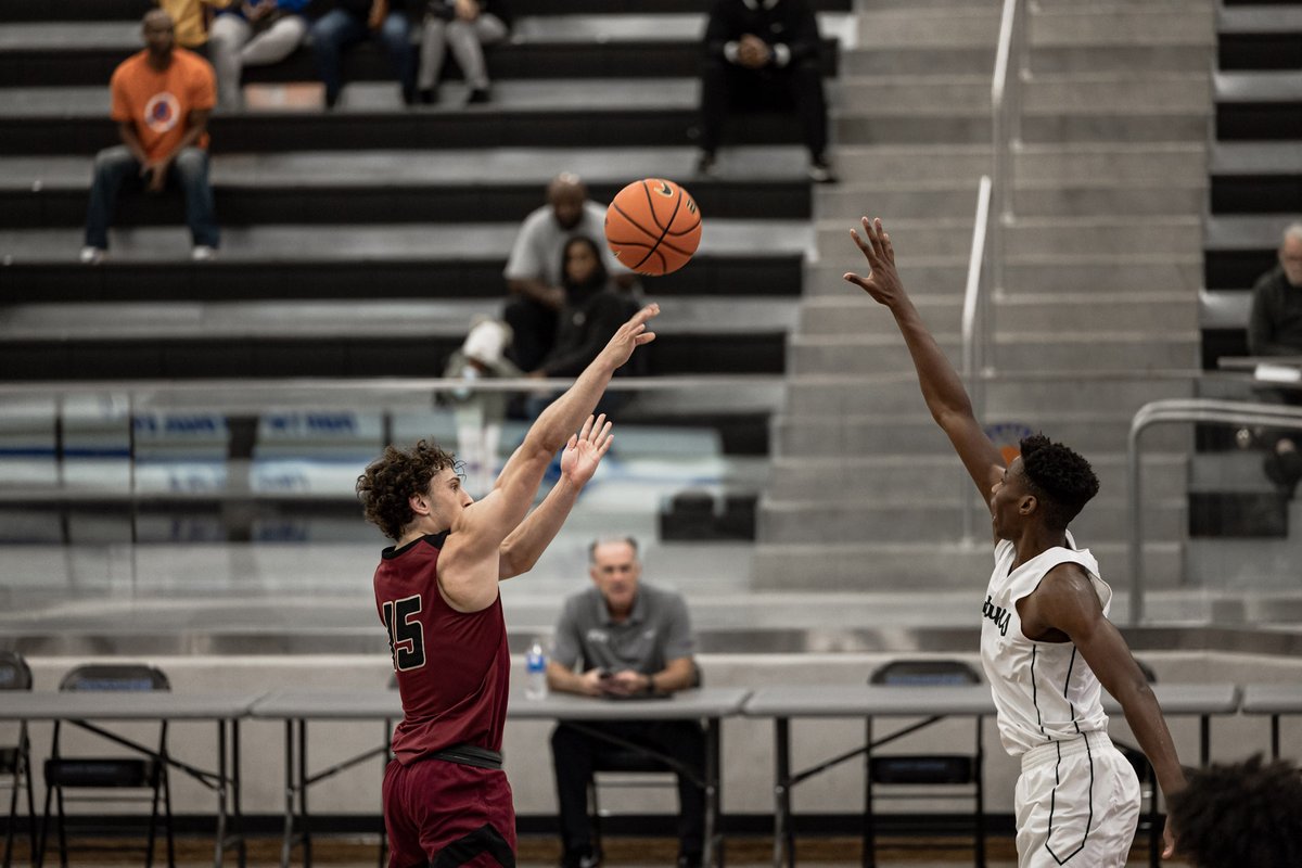 Congrats to @AidanFowler24 for collecting 13 season records (3 in which are 1st place) & 15 career records (8 in which are 1st place). Unbelievable 4 year career & member of the 1k club. Check all of his incredible individual milestones above!