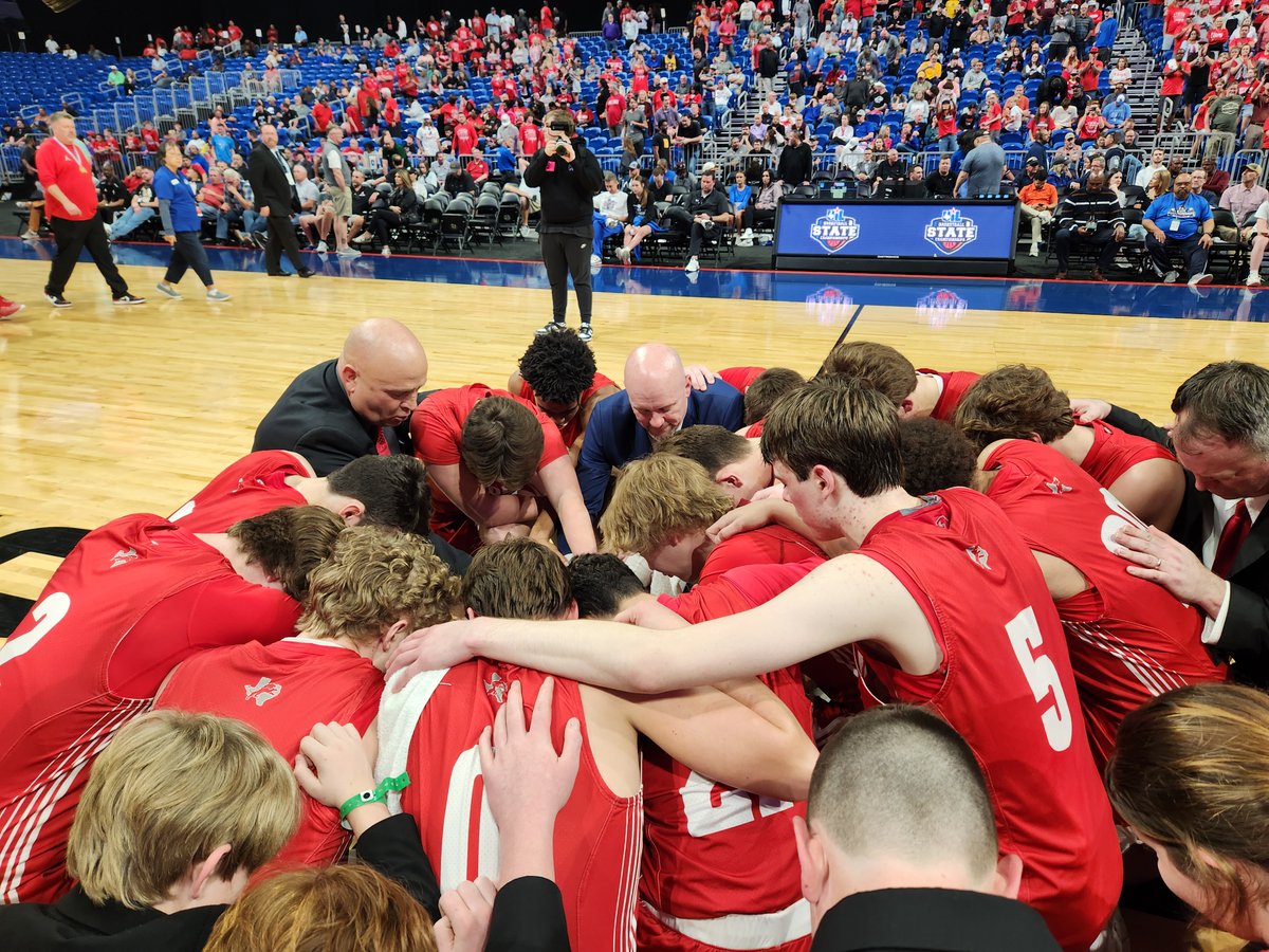 Behind a record shooting performance, No. 6 Ponder rolled to a 62-46 win over No. 8 Holliday in Thursday’s state semifinal bout to earn a spot in its first state title game since 2014. The Lions tied the state tournament record with 10 made triples. dentonrc.com/sports/high_sc…