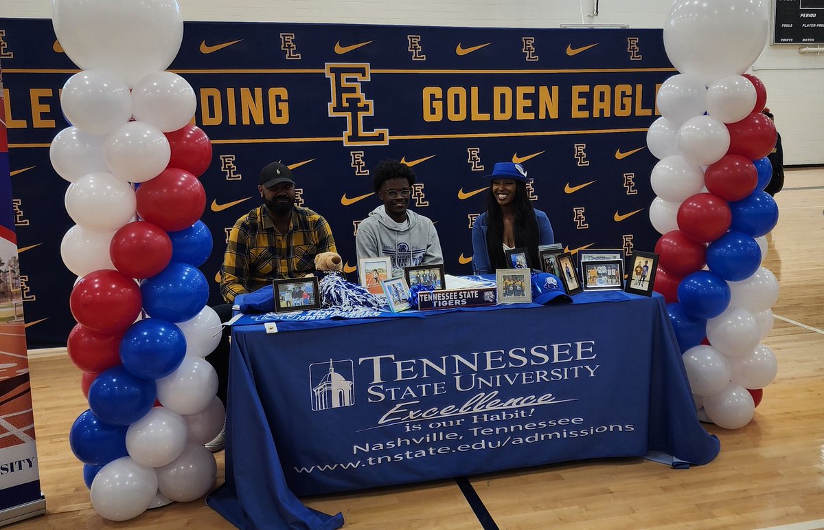 Congratulations goes out from the nest to Delton White as he signs with TSU. Stay Eagle Strong and spread your wings!!!! @DrKeshaJones1 @HenryCountyBOE @EagleAthletics @ELHS_HCS @KindraTukes @RWilliams_EDS @Holla_at_Ayala