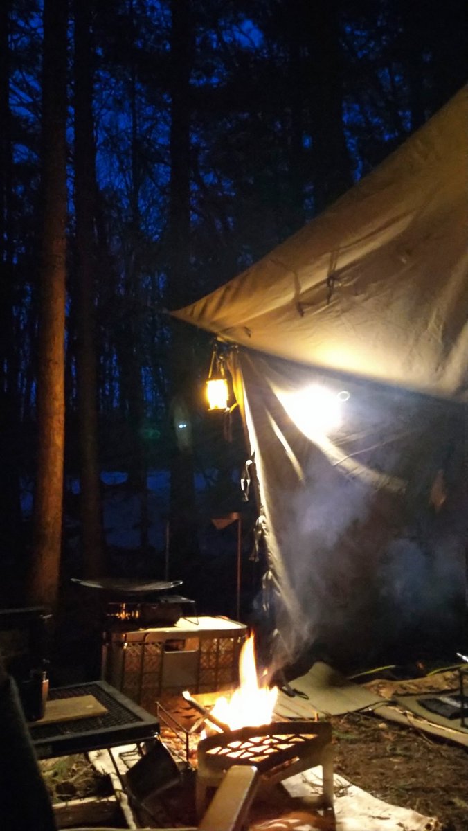 solocamp1000's tweet photo. 乾杯の儀🍻
ブルーモーメントなお宿🏕️

遅れポスト🙏
#ITAキャンΔ
#FOXBASE
#DDハンモック https://t.co/bVK42o5UOC