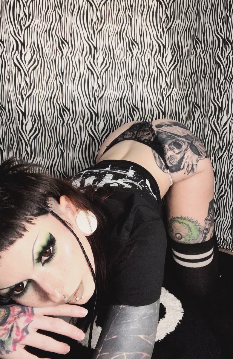 Oh hey 🤍

linktr.ee/LynLobotomy