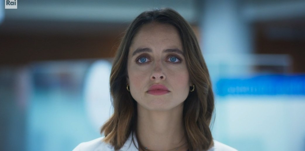 La Dottoressa Giulia Giordano Primaria al Policlinico Ambrosiano di Milano 💙🩺✨️

Sarà ciò che la renderà veramente felice? Questi occhi devono solo poter brillare. 

Grazie Giulia, grazie Matilde.

#DocNelleTueMani3