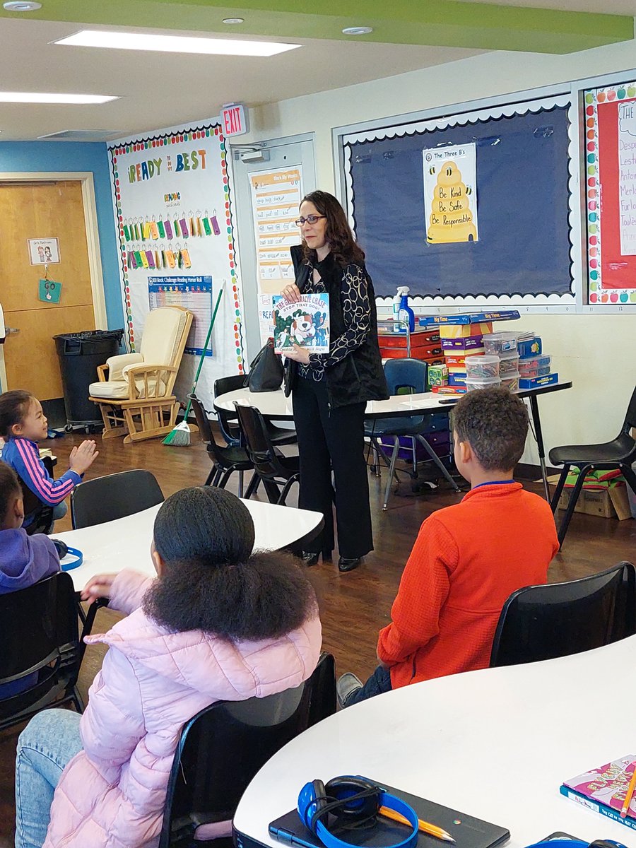 Had a blast inspiring young minds at Strong Start Academy Elementary School's 3rd-grade class for #NevadaReadingWeek! 📚✨ Start them young and watch the magic unfold. Let's keep the love for storytelling alive this National Reading Month!