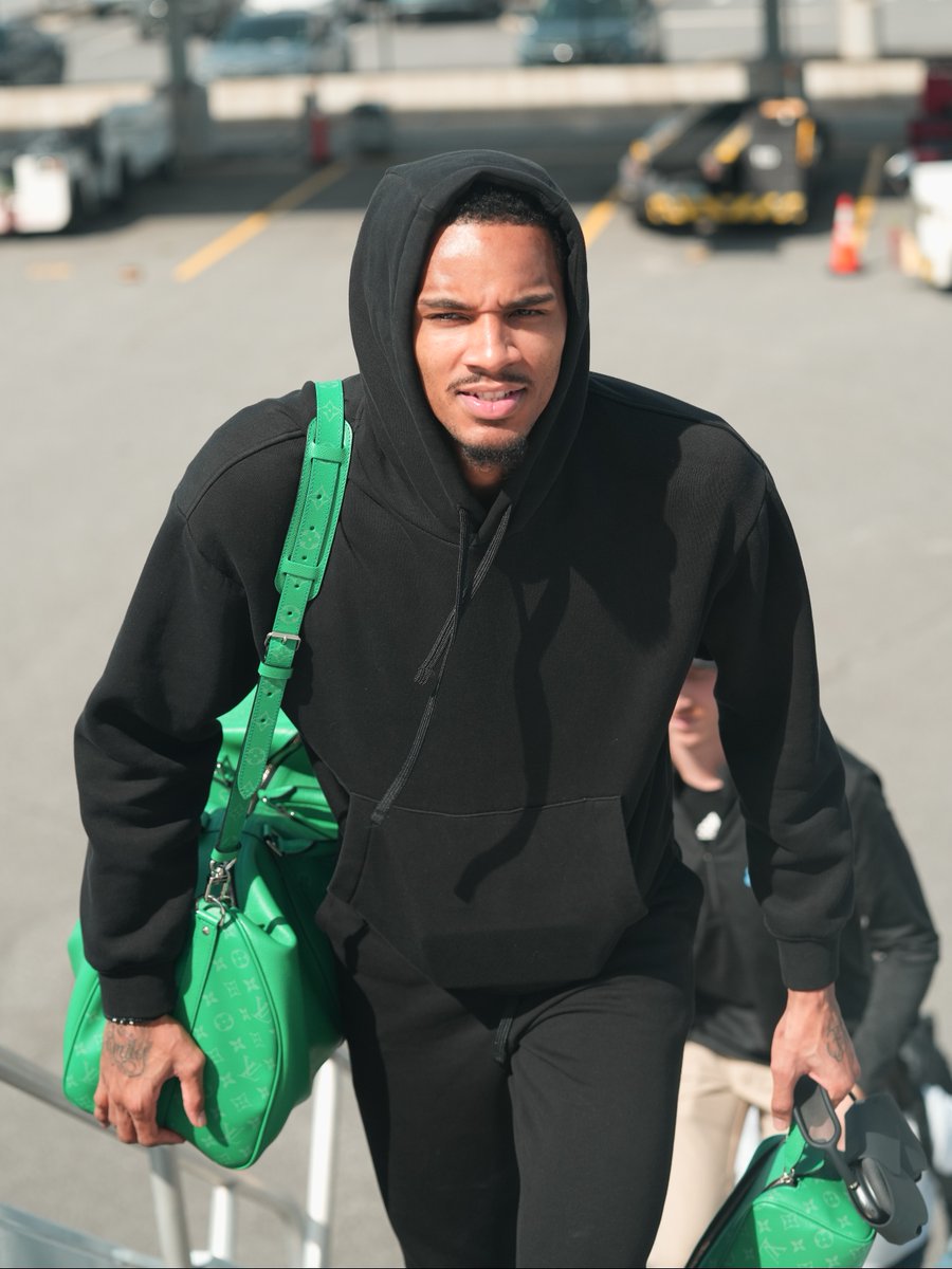 ATLHawks's tweet photo. Quick trip to Memphis ✈️ https://t.co/YLuBF2cNcd