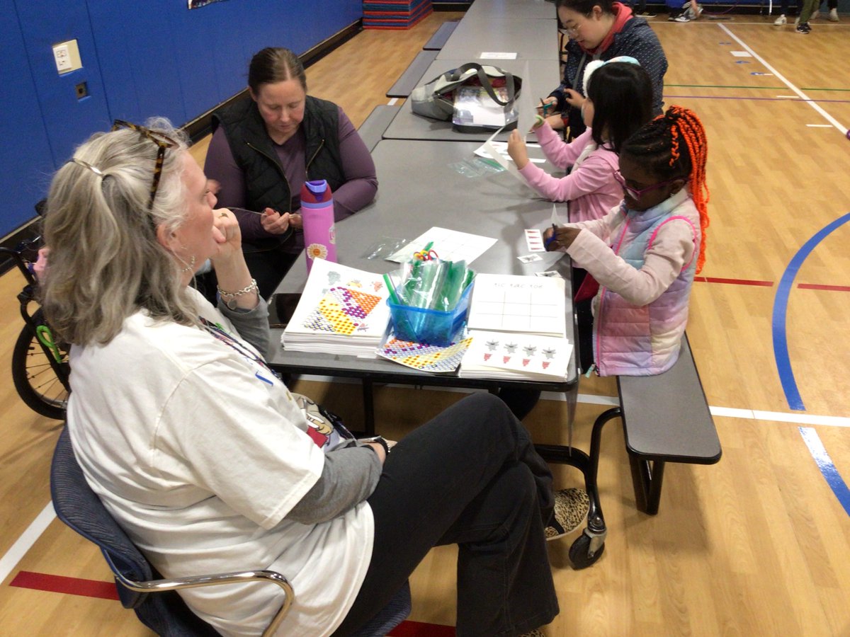 Having a great time with family and friends at our Family Literacy Night! #Proud2BD23 @D23Eisenhower @PHSD23