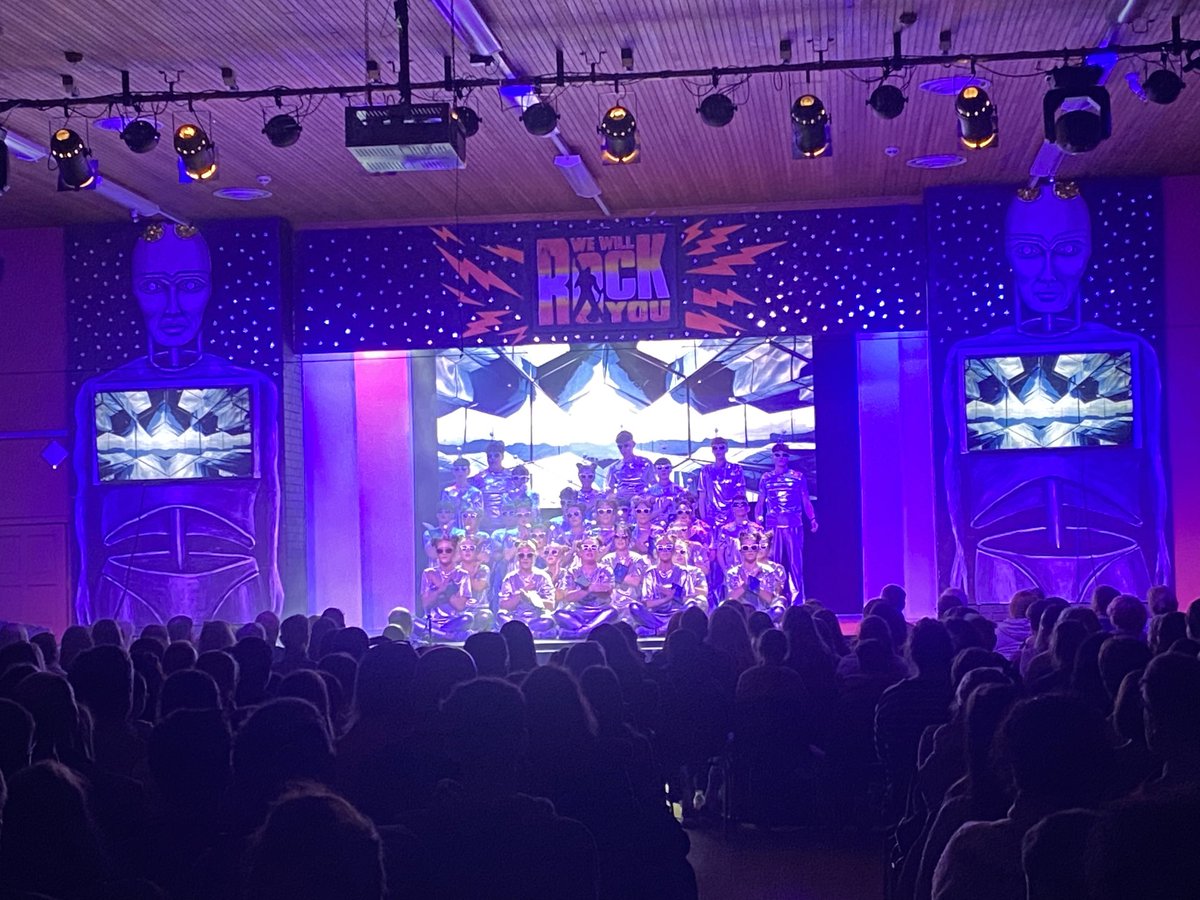 FriaryDP's tweet image. Well done to the TYs for yet another super performance. ⁦@FriaryCollege⁩